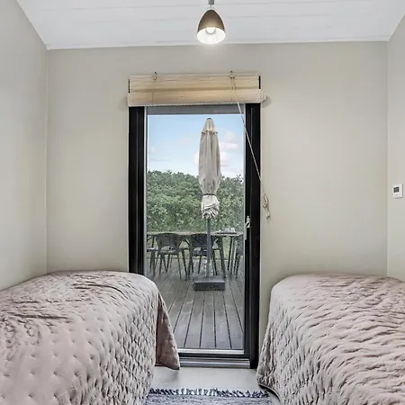 In With Kitchen 別荘