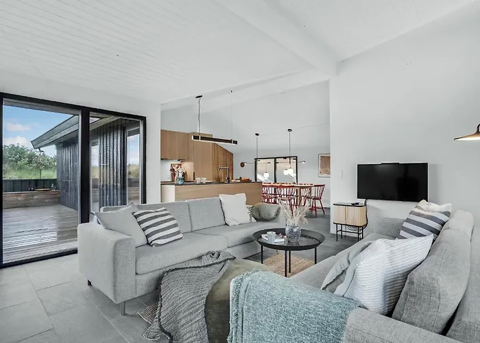 Feriehus In With Kitchen